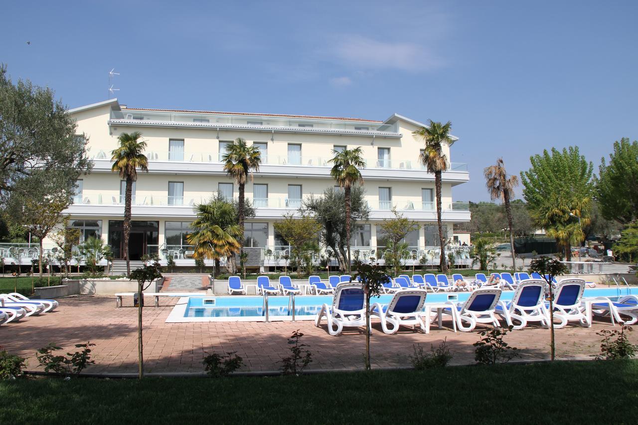 Front Lake Hotel Villa Paradiso Suite Moniga del Garda Εξωτερικό φωτογραφία