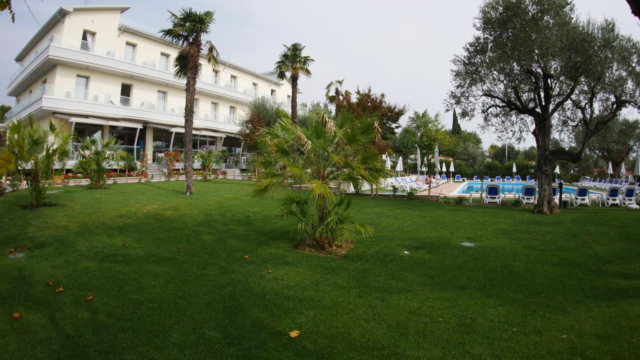 Front Lake Hotel Villa Paradiso Suite Moniga del Garda Εξωτερικό φωτογραφία