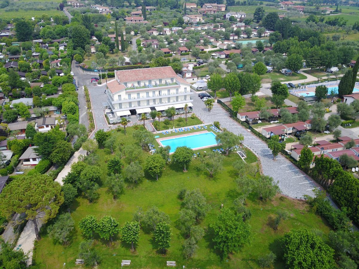 Front Lake Hotel Villa Paradiso Suite Moniga del Garda Εξωτερικό φωτογραφία