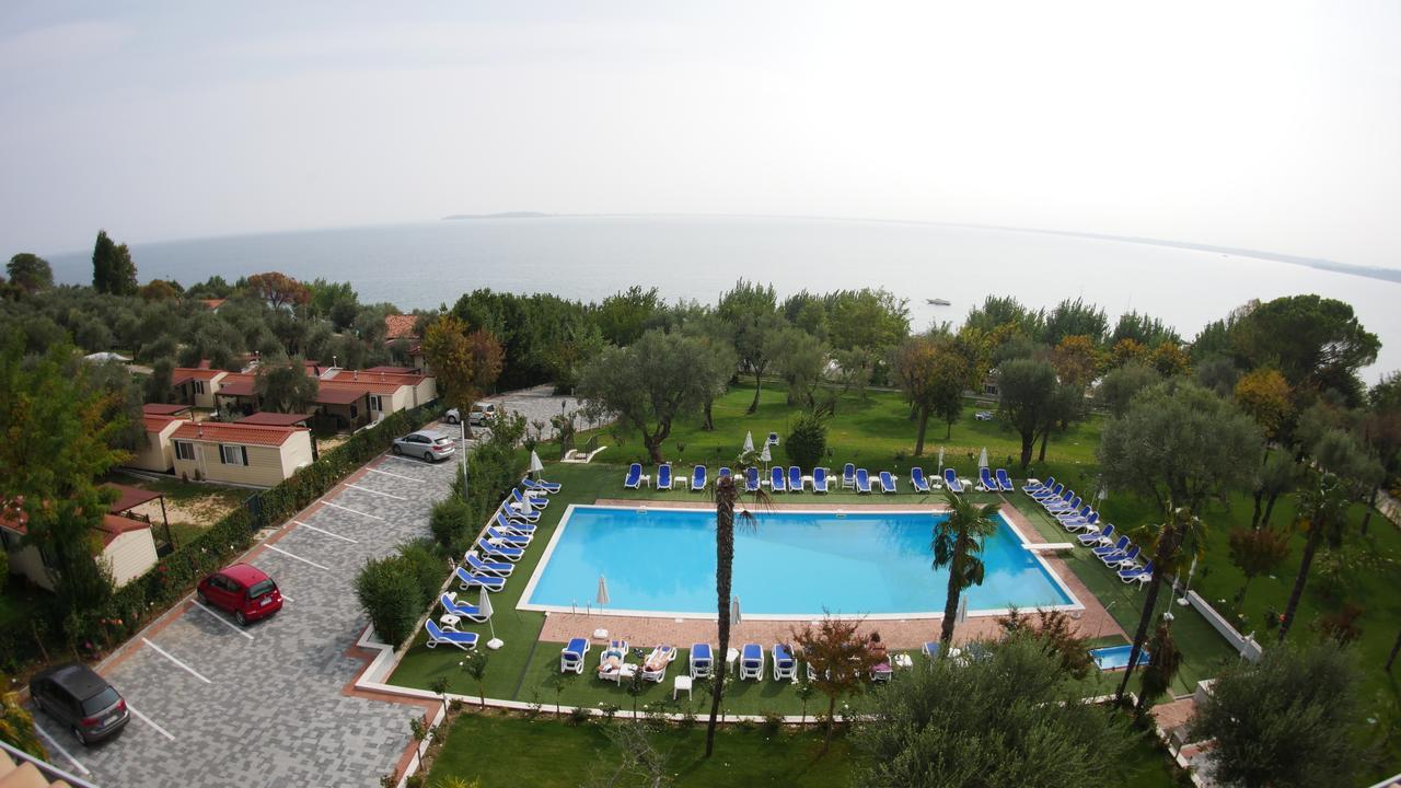 Front Lake Hotel Villa Paradiso Suite Moniga del Garda Εξωτερικό φωτογραφία