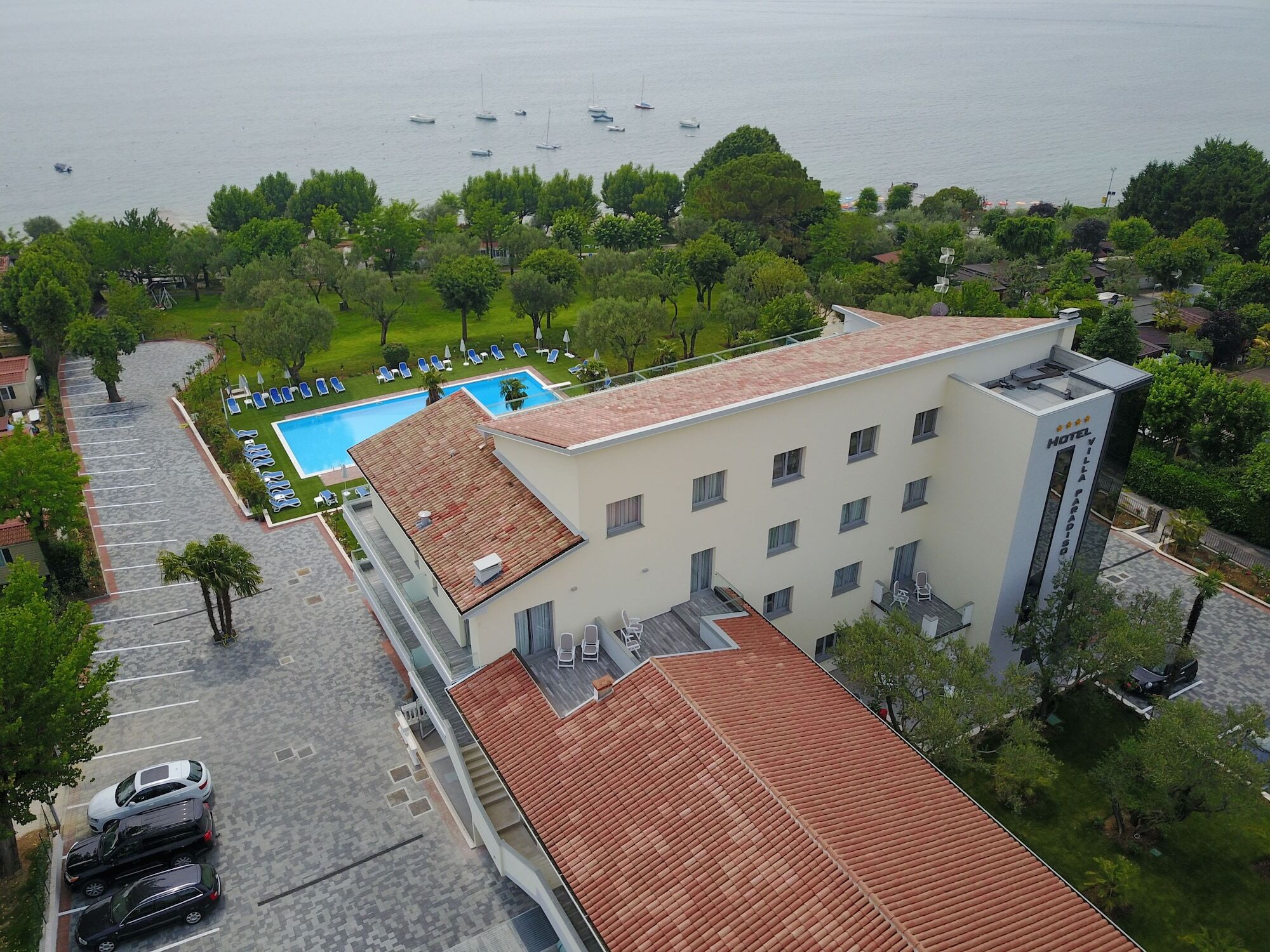 Front Lake Hotel Villa Paradiso Suite Moniga del Garda Εξωτερικό φωτογραφία